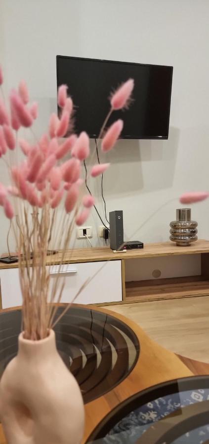 Mina Apartment Тирана Екстериор снимка